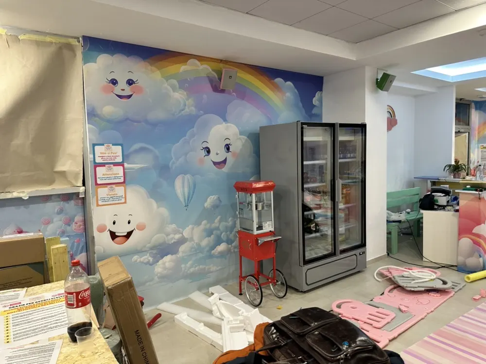 Cantiere in allestimento — team Play House Family al lavoro